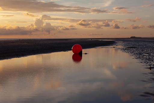 Boje im Sonnenuntergang
